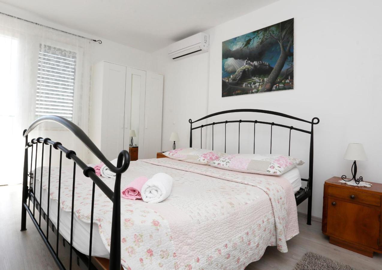 Holiday Home Miklica Klis Экстерьер фото
