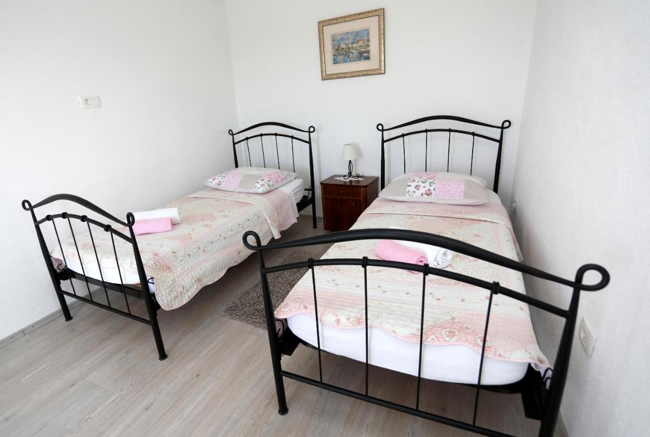 Holiday Home Miklica Klis Экстерьер фото