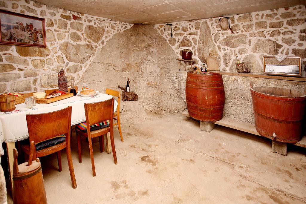Holiday Home Miklica Klis Экстерьер фото